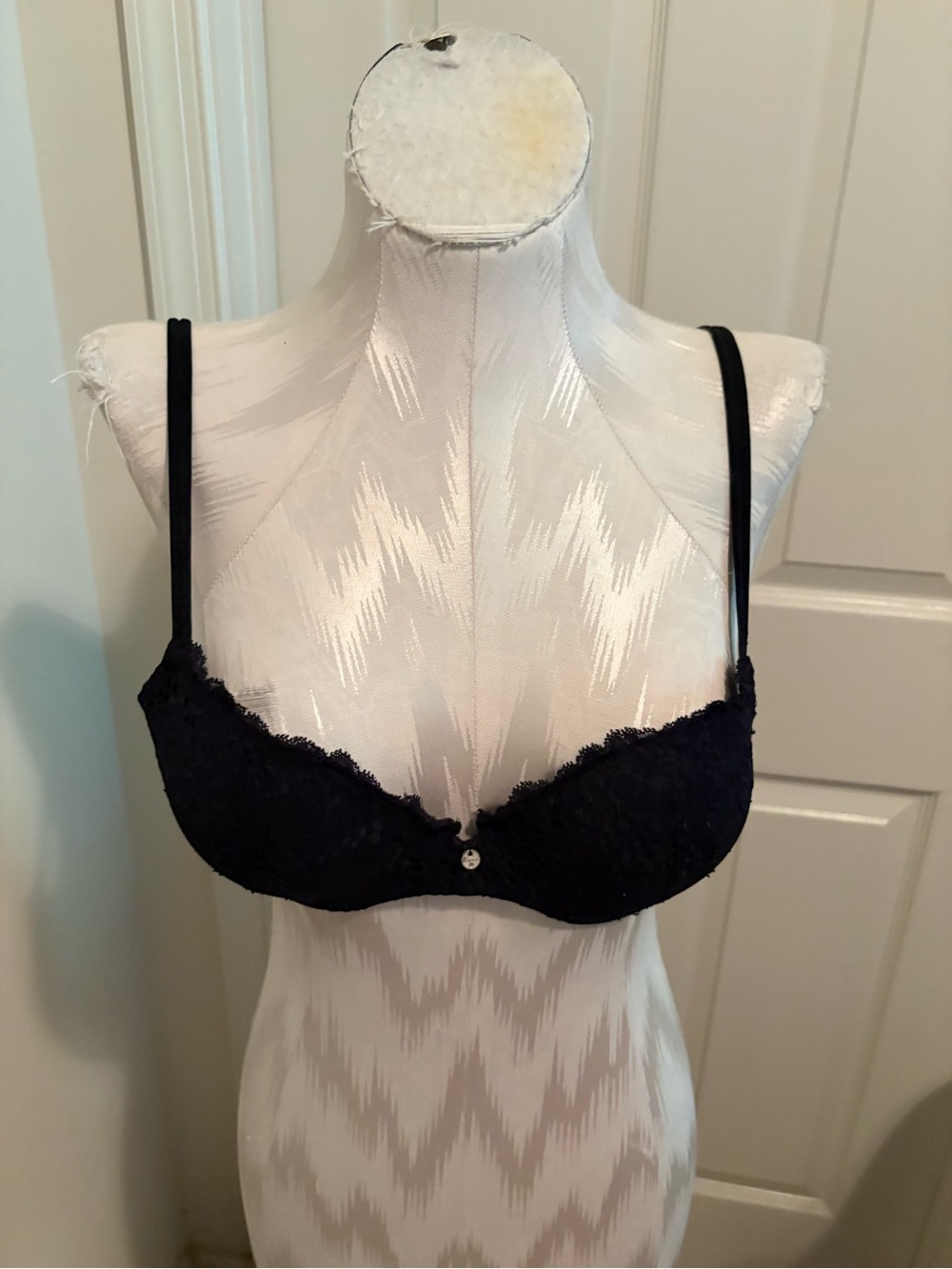 Victoria's Secret Black Lace Demi Bra 36 C yummy